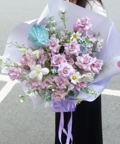 Bó hoa hồng Mantan mix tulip cùng hồng môn - V131