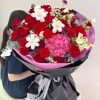 Bó hoa tone đỏ tươi kết hợp hoa hồng, tú cầu và tulip trắng- V141